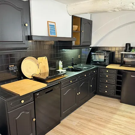 Appartement Climatisé à 200m De La *