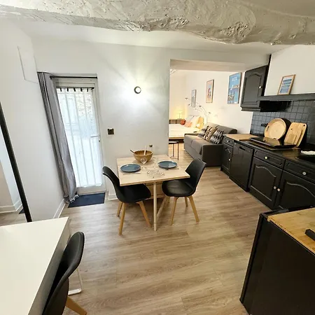 Appartement Climatisé à 200m De La